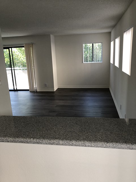 1402 N. Alta Vista Blvd. Studio-2 Beds Apartment for Rent - Photo Gallery 11